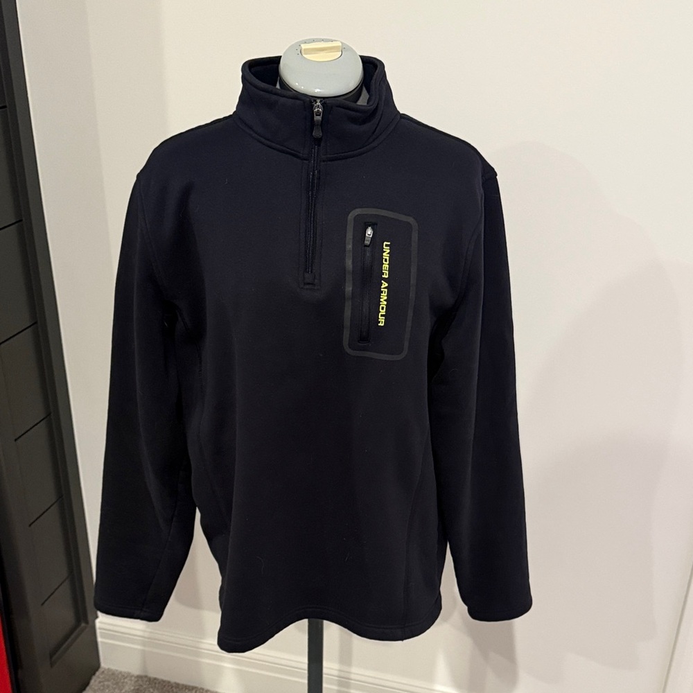 Black men’s under armour quarter zip